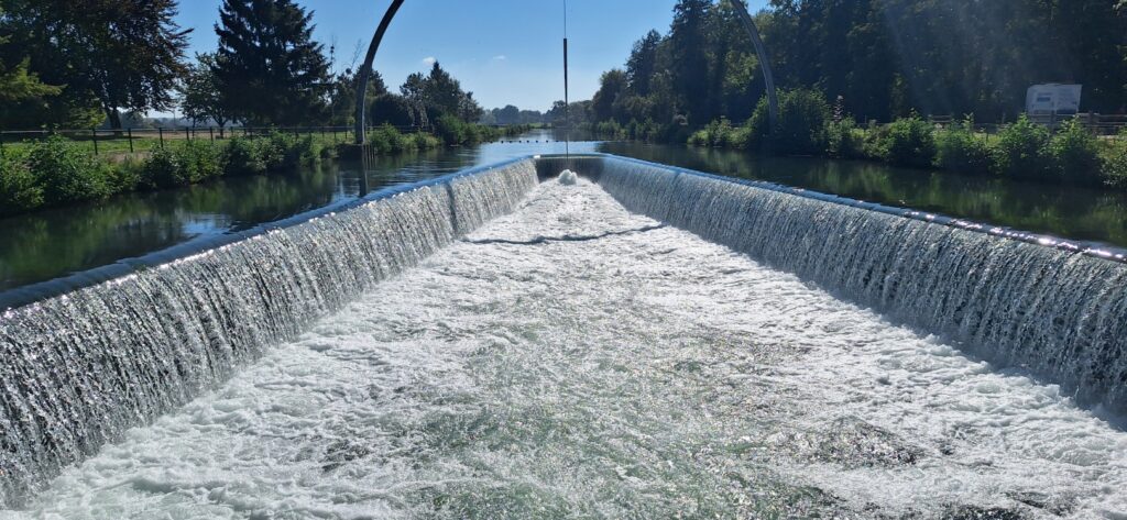 Strange weir in the canal by our campsite